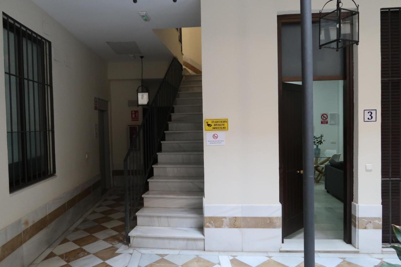 J & E Malaga Center Apartamentos מראה חיצוני תמונה