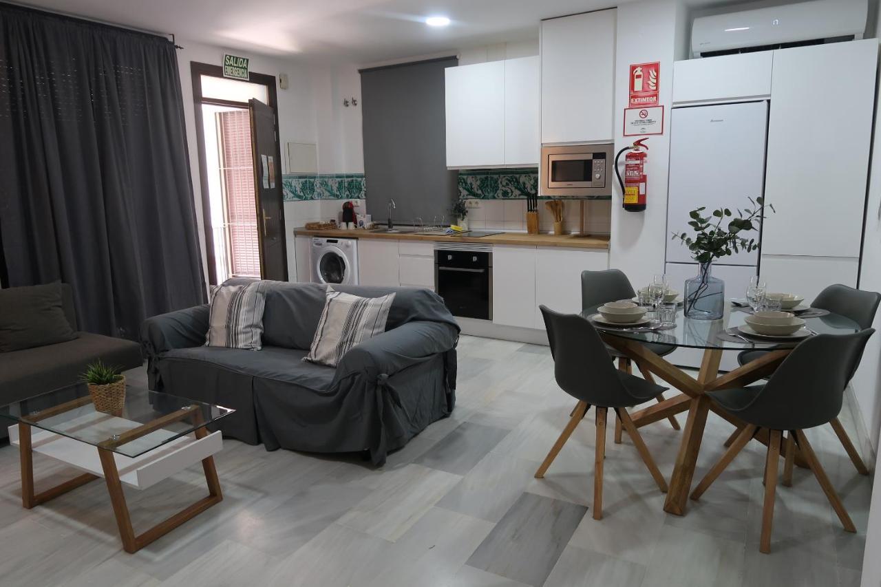 J & E Malaga Center Apartamentos מראה חיצוני תמונה