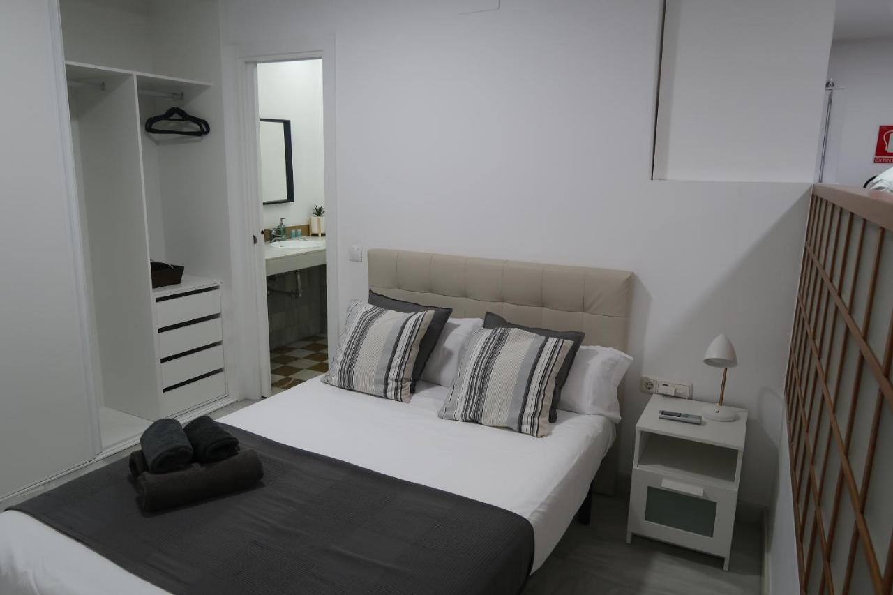 J & E Malaga Center Apartamentos מראה חיצוני תמונה