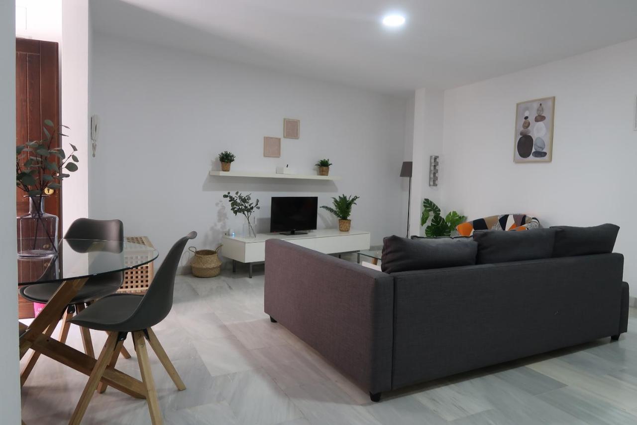 J & E Malaga Center Apartamentos מראה חיצוני תמונה