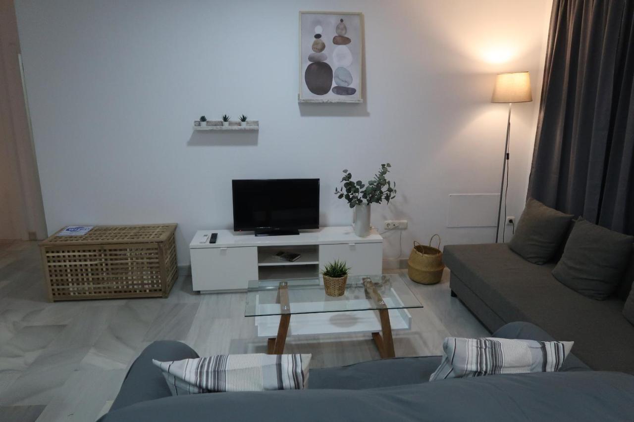J & E Malaga Center Apartamentos מראה חיצוני תמונה
