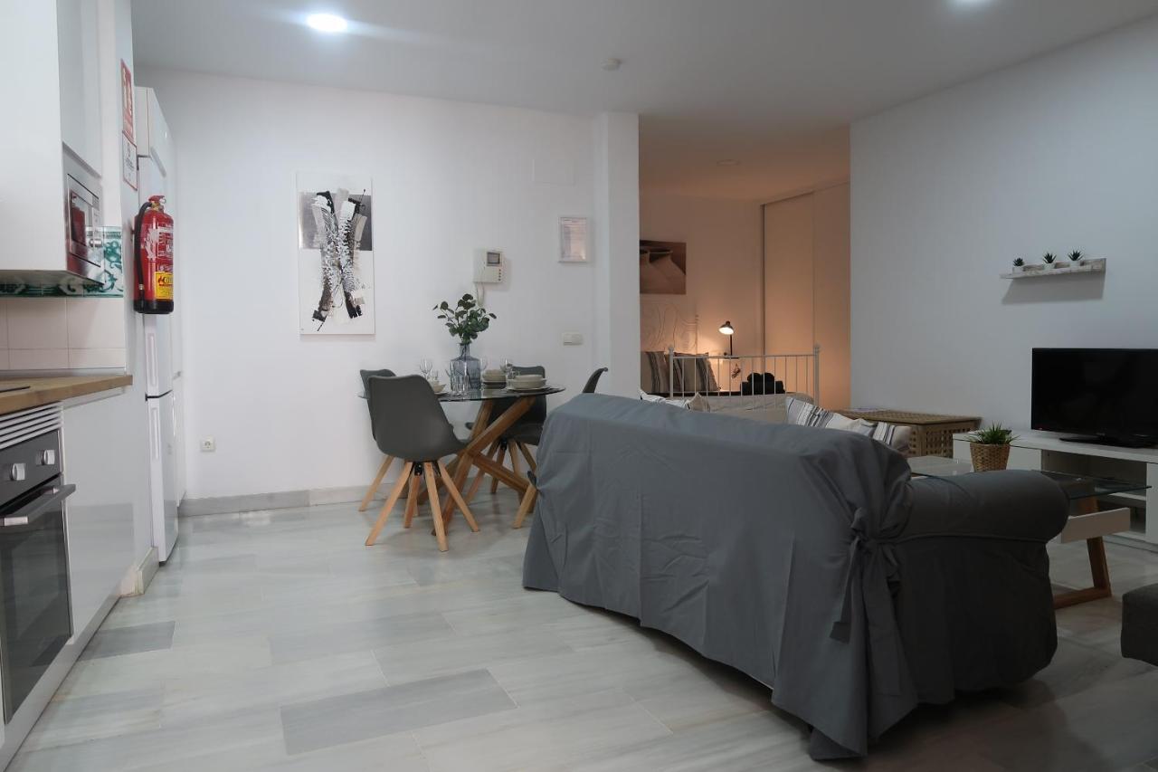 J & E Malaga Center Apartamentos מראה חיצוני תמונה