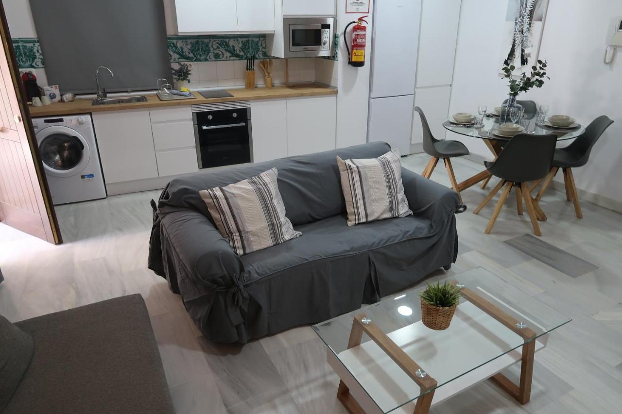 J & E Malaga Center Apartamentos מראה חיצוני תמונה