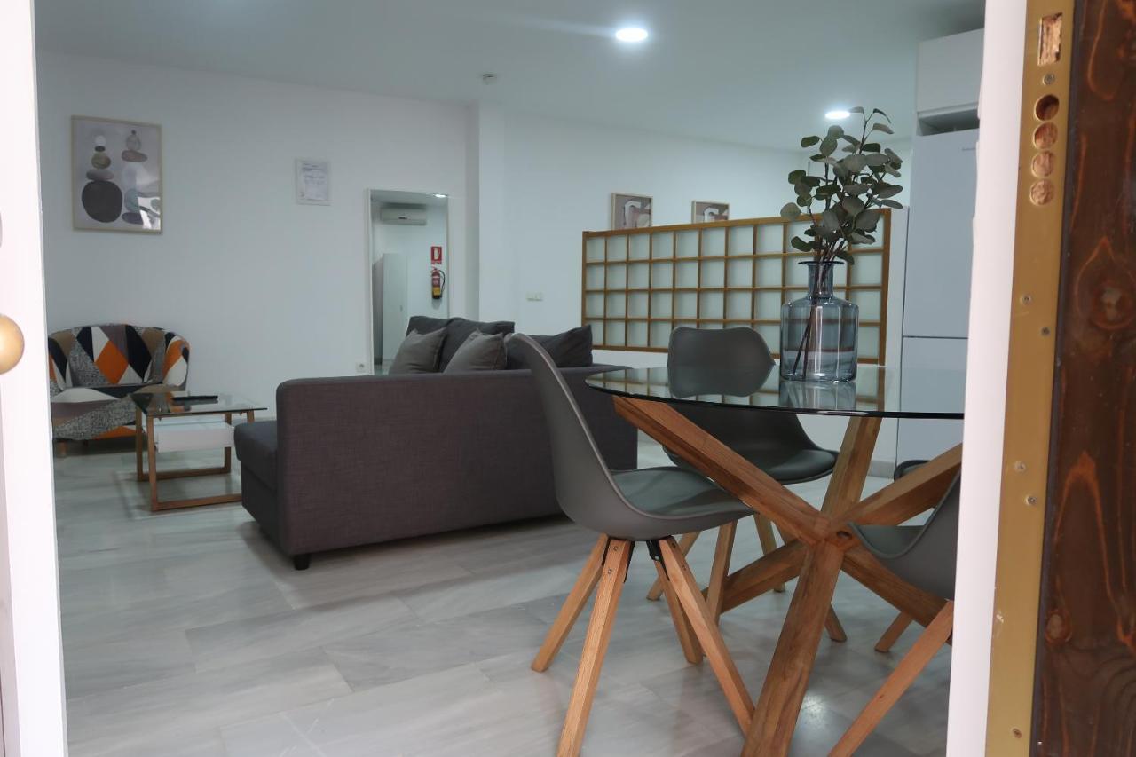 J & E Malaga Center Apartamentos מראה חיצוני תמונה