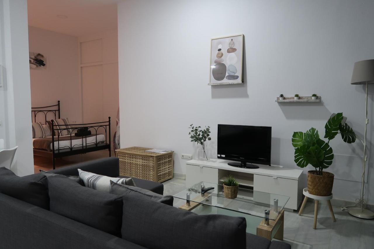 J & E Malaga Center Apartamentos מראה חיצוני תמונה