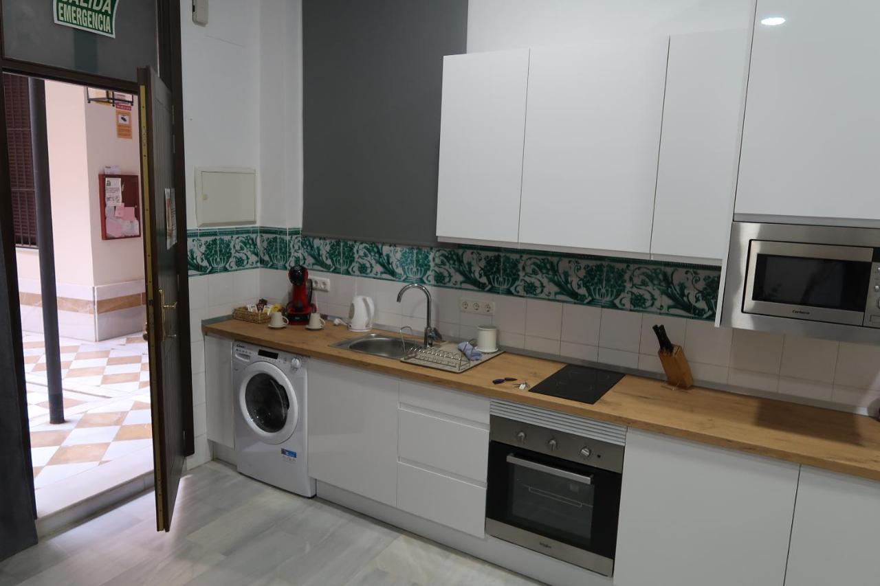 J & E Malaga Center Apartamentos מראה חיצוני תמונה
