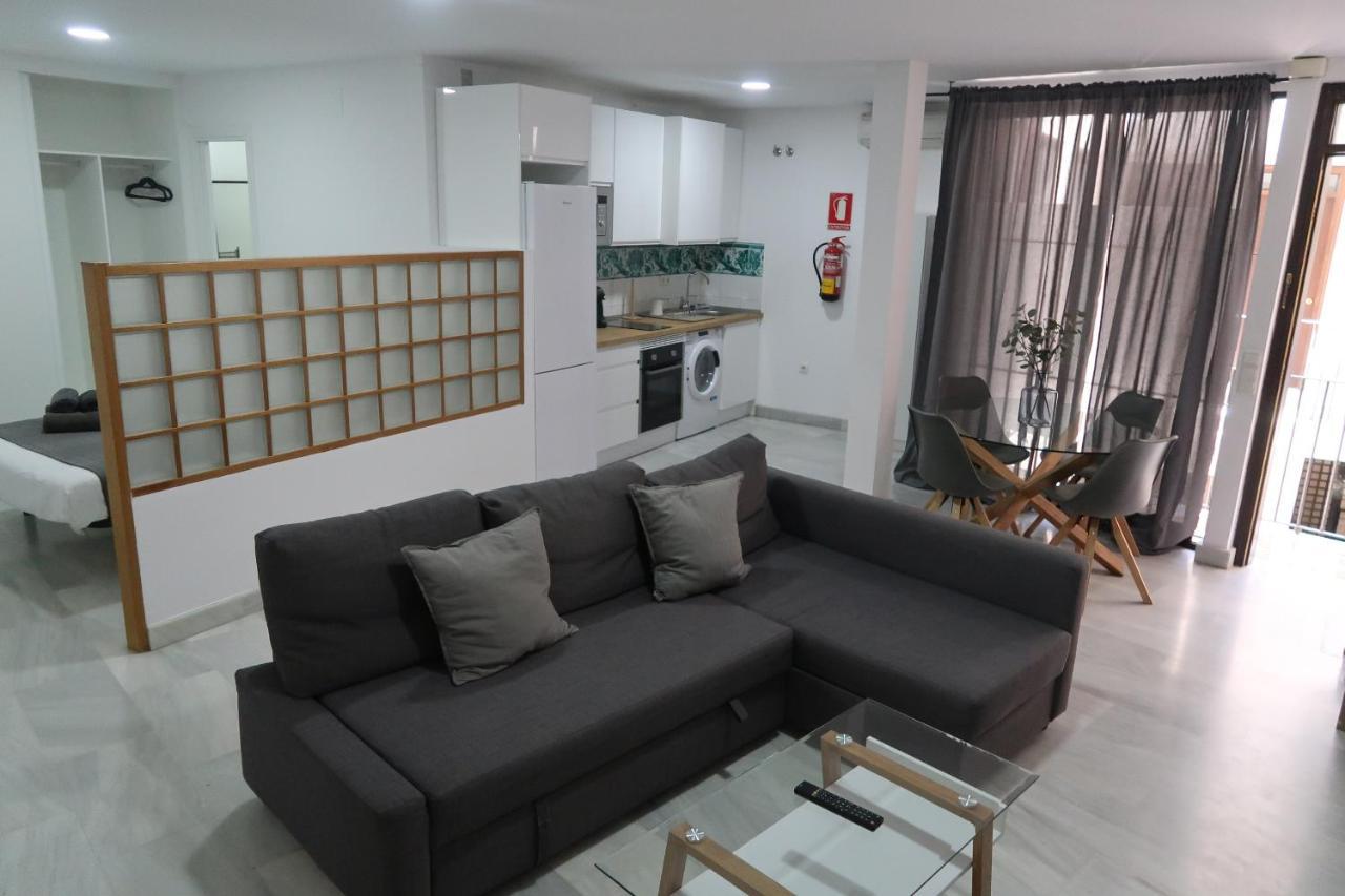 J & E Malaga Center Apartamentos מראה חיצוני תמונה