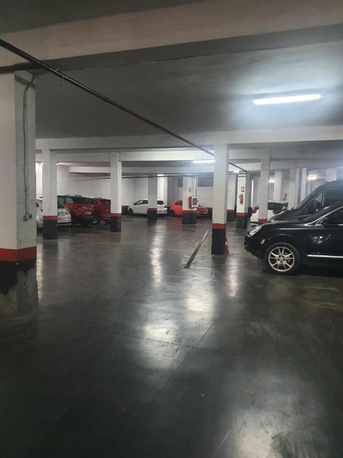 J & E Malaga Center Apartamentos מראה חיצוני תמונה