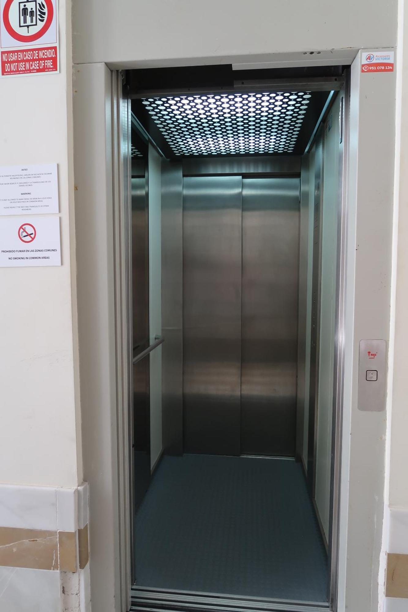 J & E Malaga Center Apartamentos מראה חיצוני תמונה