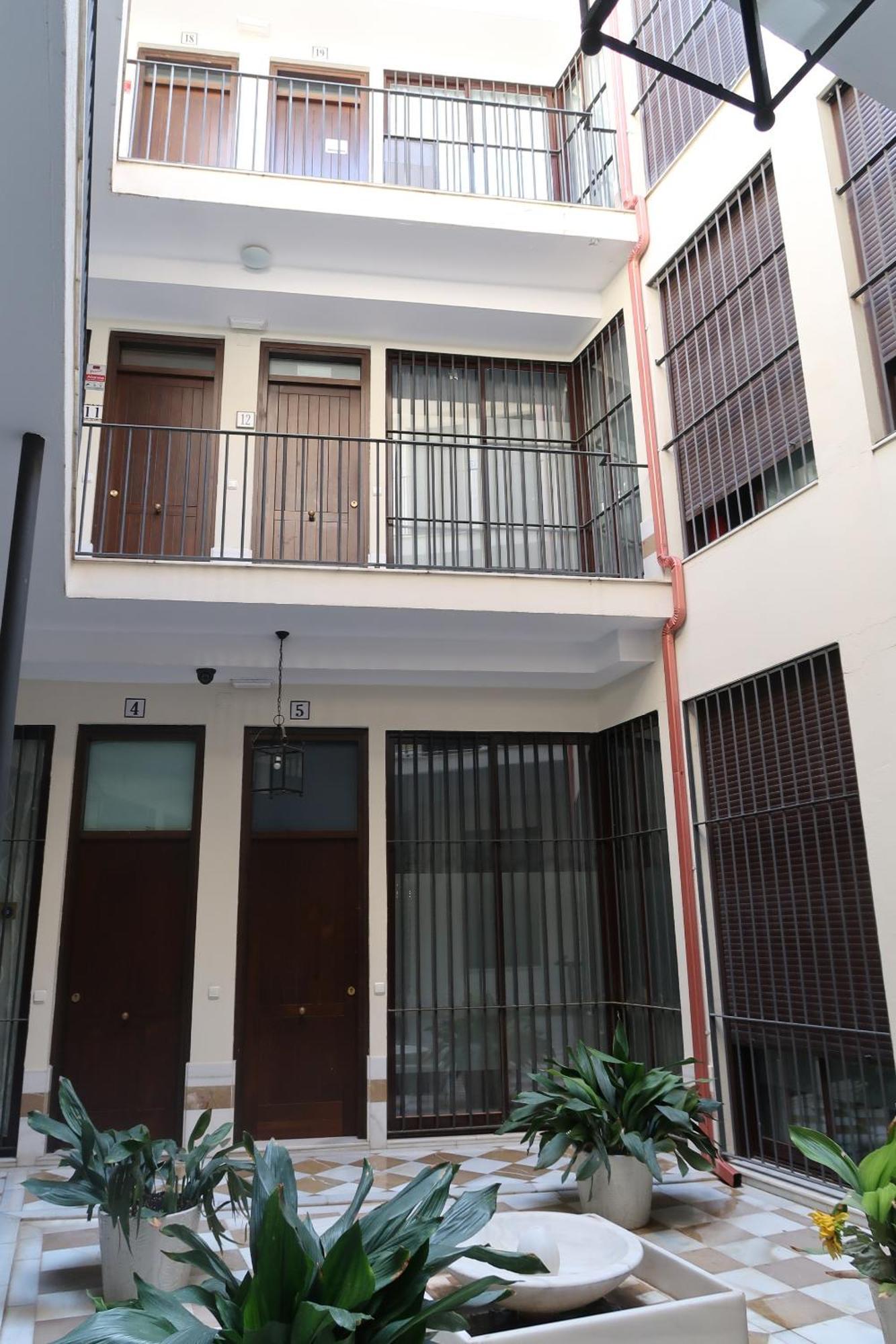 J & E Malaga Center Apartamentos מראה חיצוני תמונה