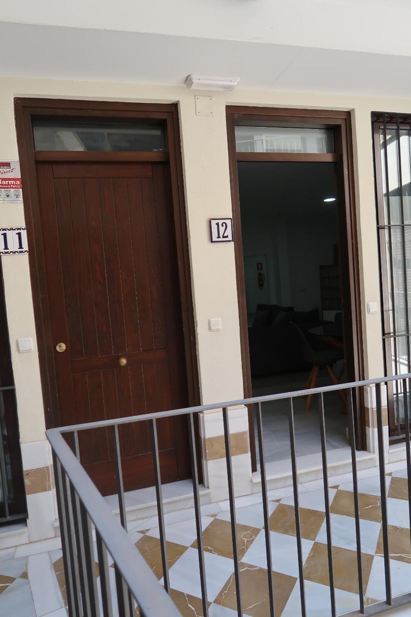 J & E Malaga Center Apartamentos מראה חיצוני תמונה