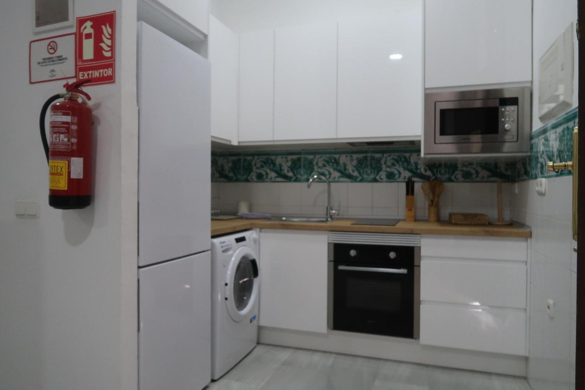 J & E Malaga Center Apartamentos מראה חיצוני תמונה