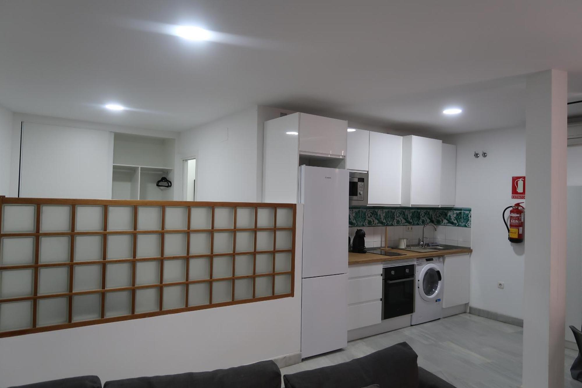 J & E Malaga Center Apartamentos מראה חיצוני תמונה